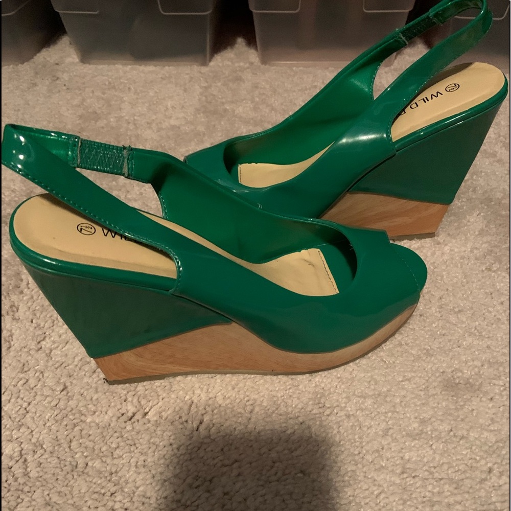 7 1/2 GreenWild Diva Patent Leather Wedge Sandals